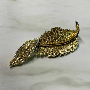 Vintage 1960s Brooch